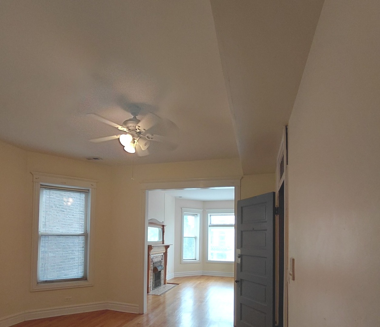 432 E 45th Place Property Photo 15