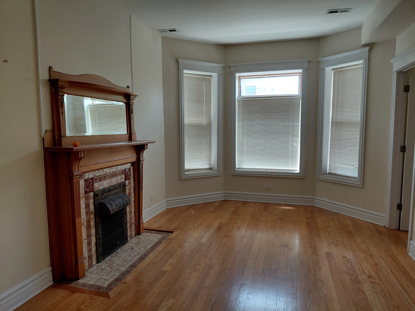 432 E 45th Place Property Photo 17