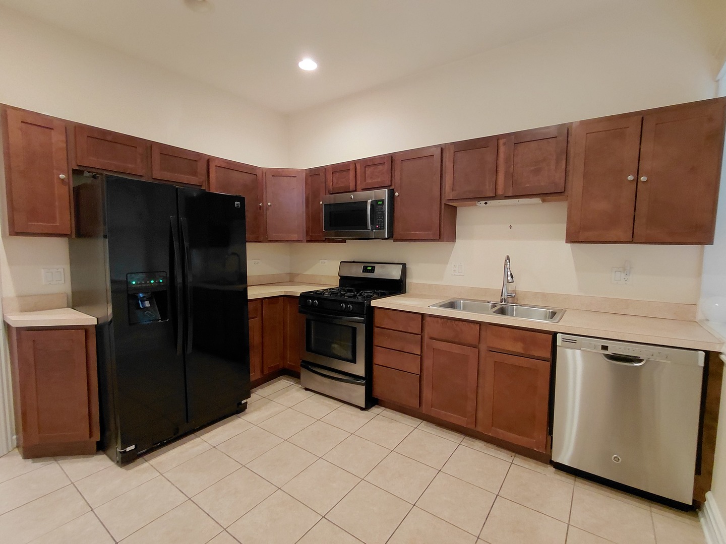 432 E 45th Place Property Photo 19