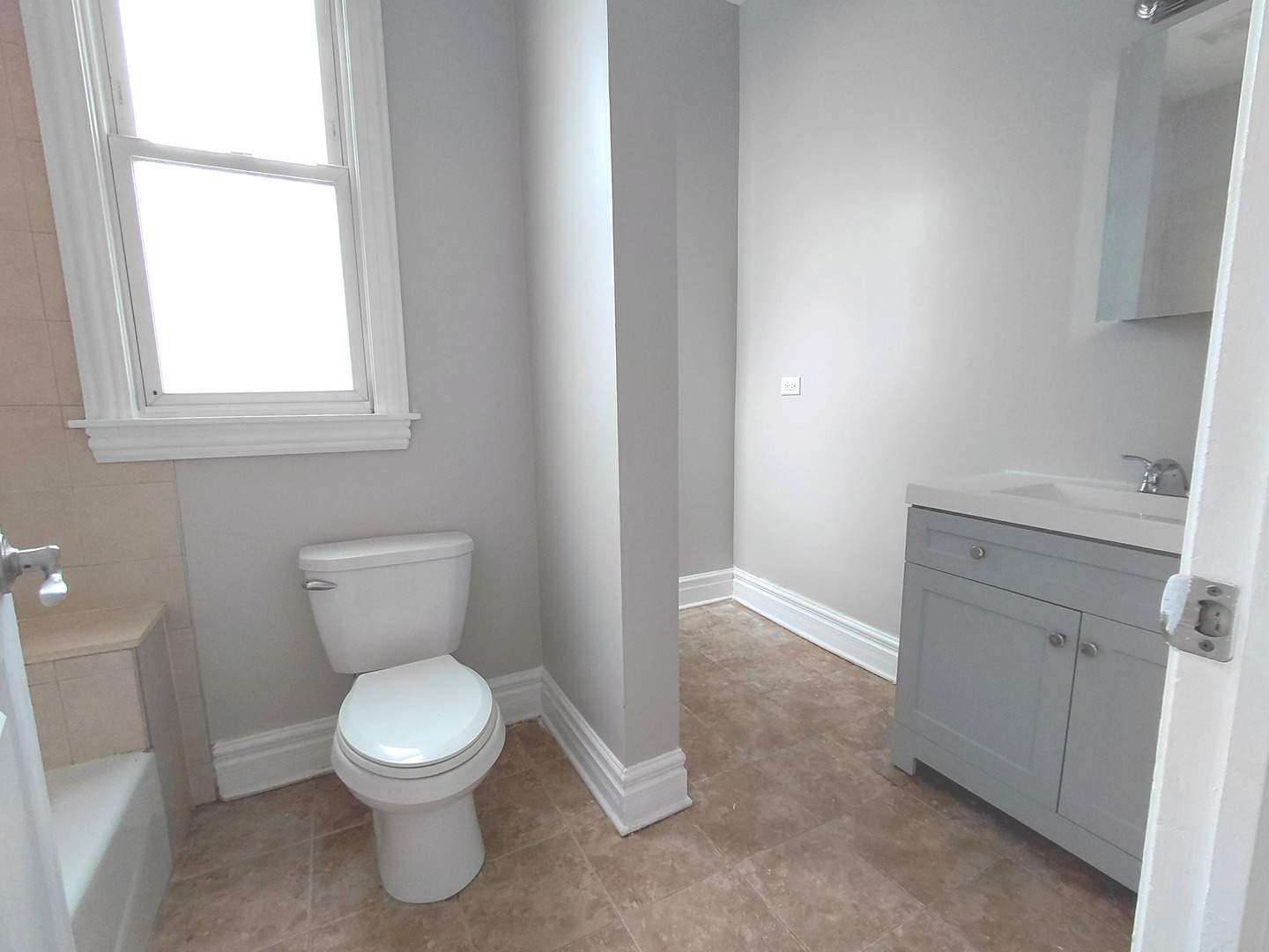 432 E 45th Place Property Photo 30