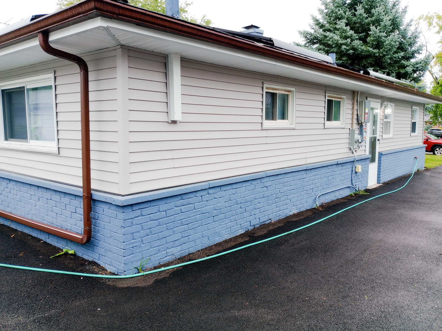 1290 Balmoral Avenue Property Photo 1