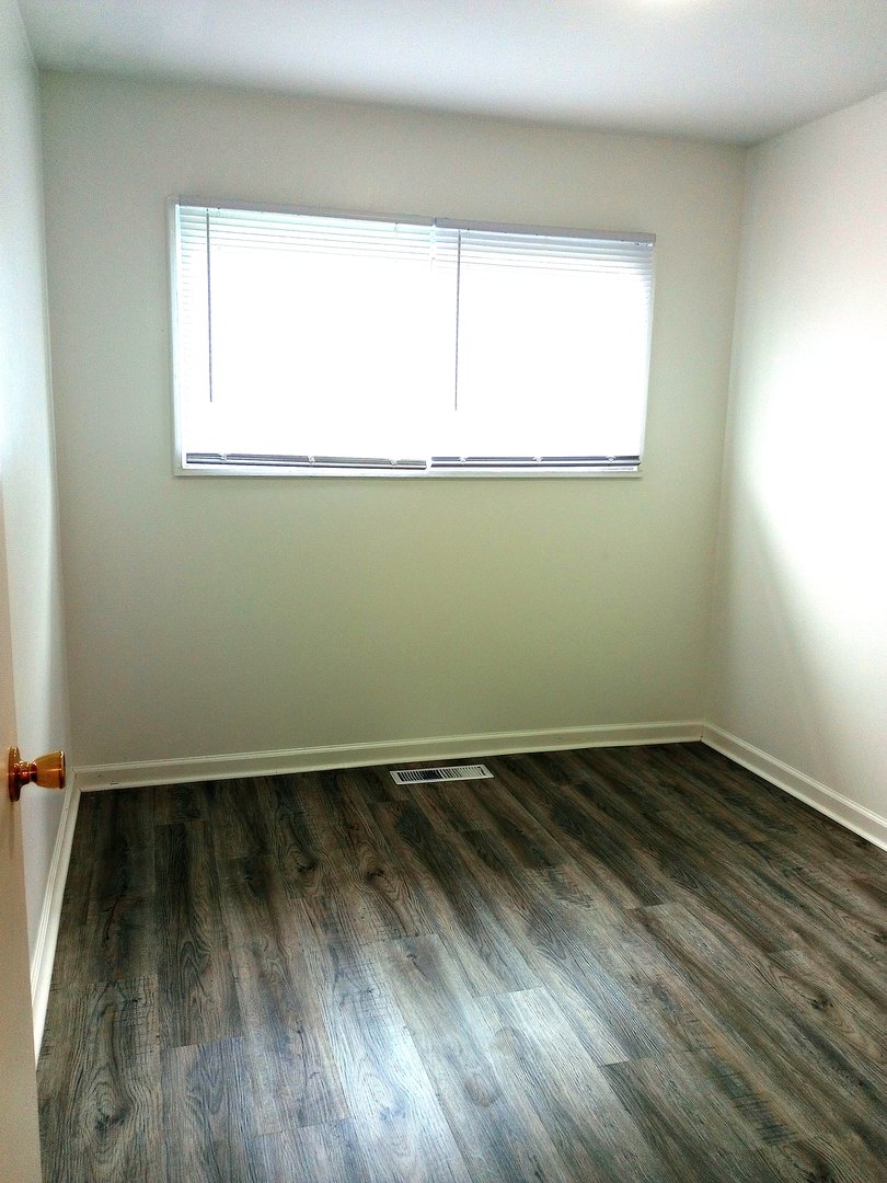 1290 Balmoral Avenue Property Photo 6