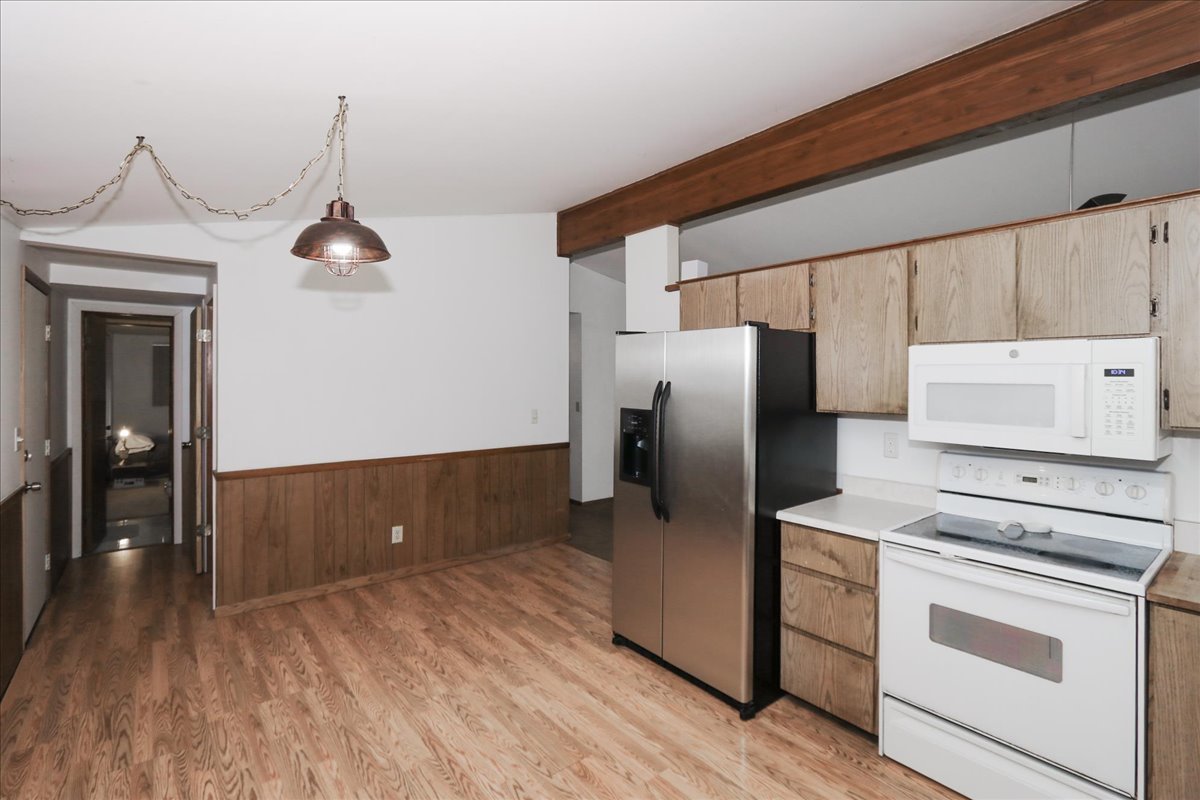 23874 N Echo Lake Road Property Photo 10