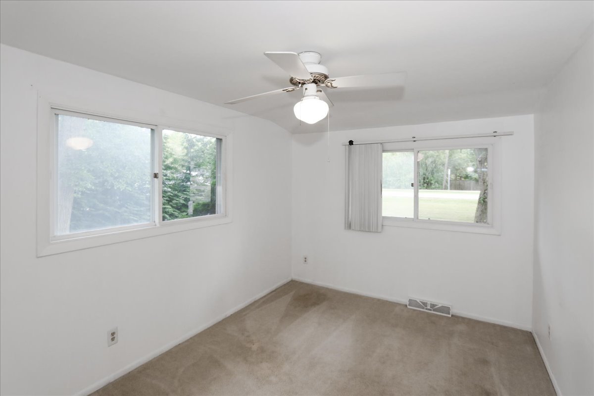 23874 N Echo Lake Road Property Photo 16