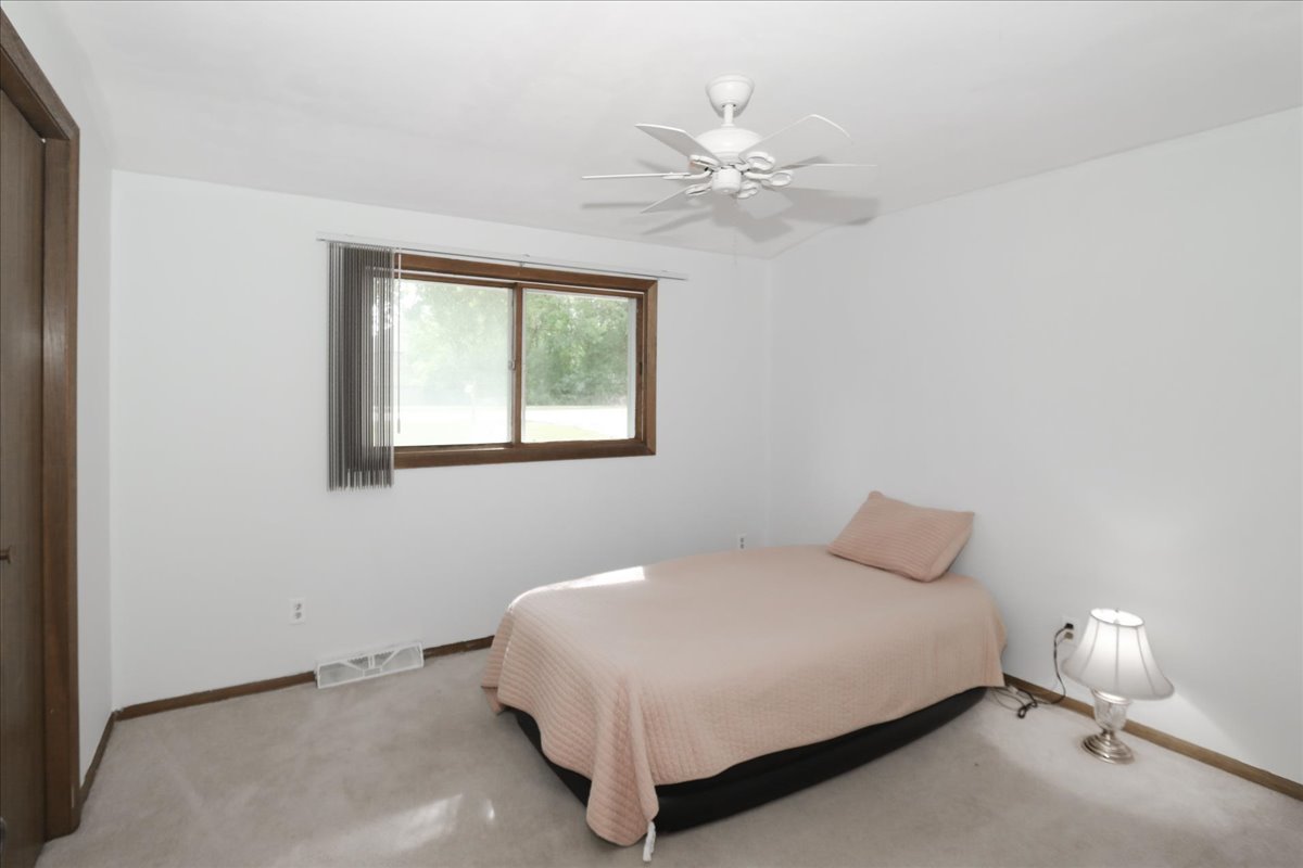 23874 N Echo Lake Road Property Photo 17