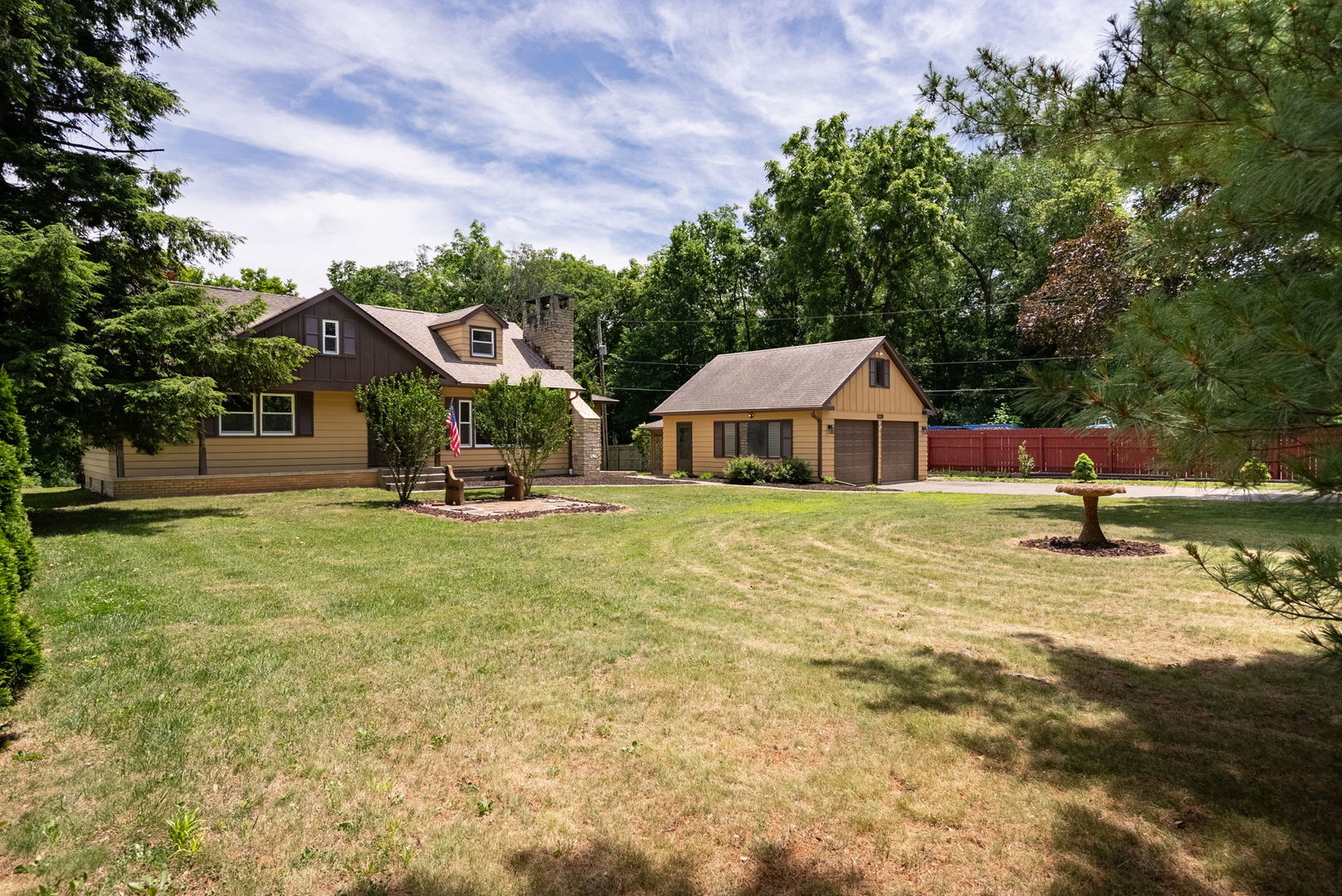 1220 54 Street Court Property Photo 1