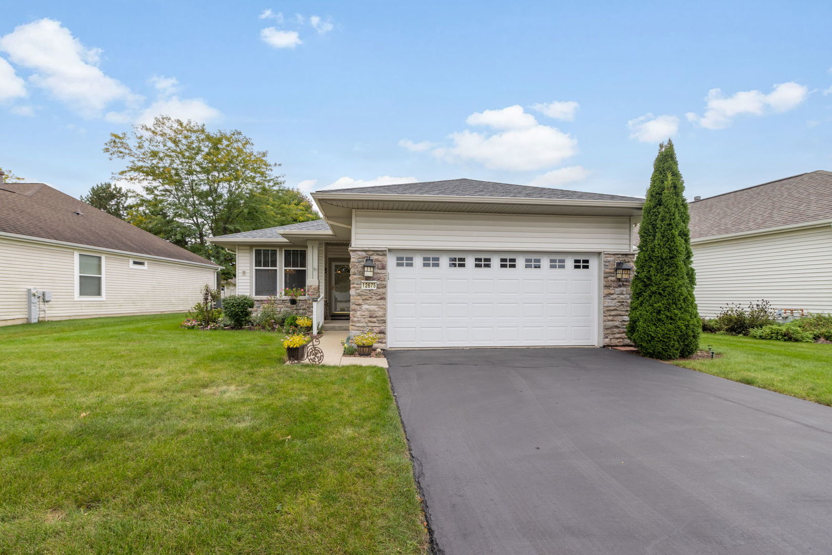 12675 Oak Grove Drive Property Photo 1