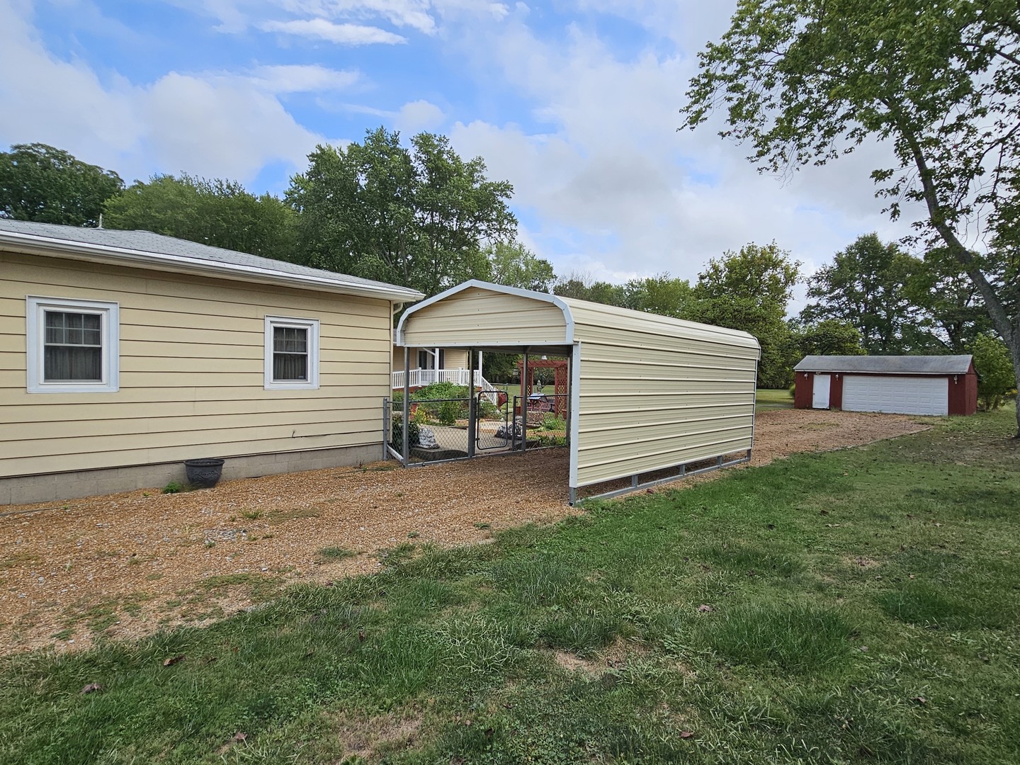 717 Airport Road Property Photo 8