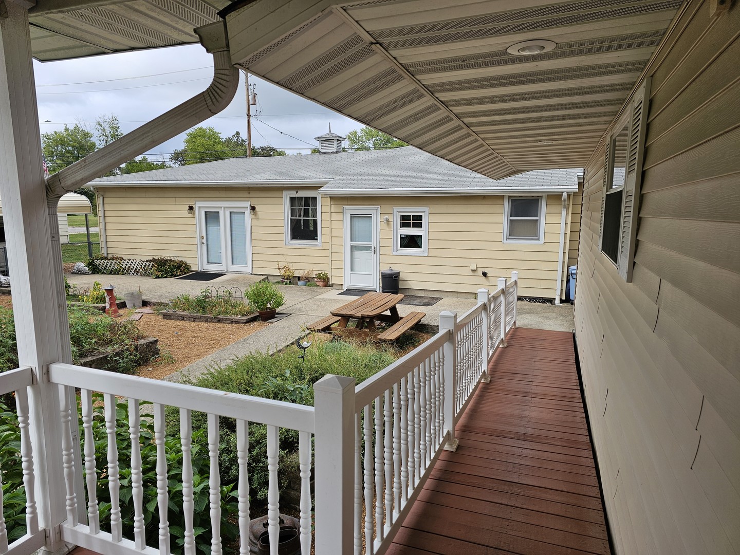 717 Airport Road Property Photo 14