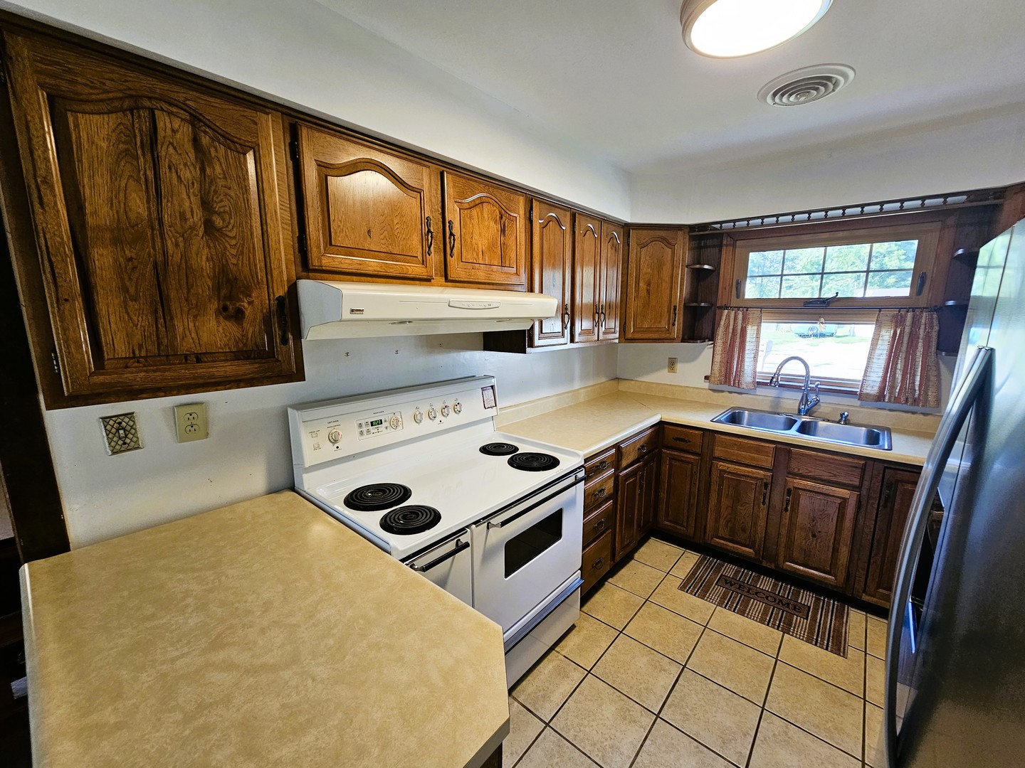 717 Airport Road Property Photo 28