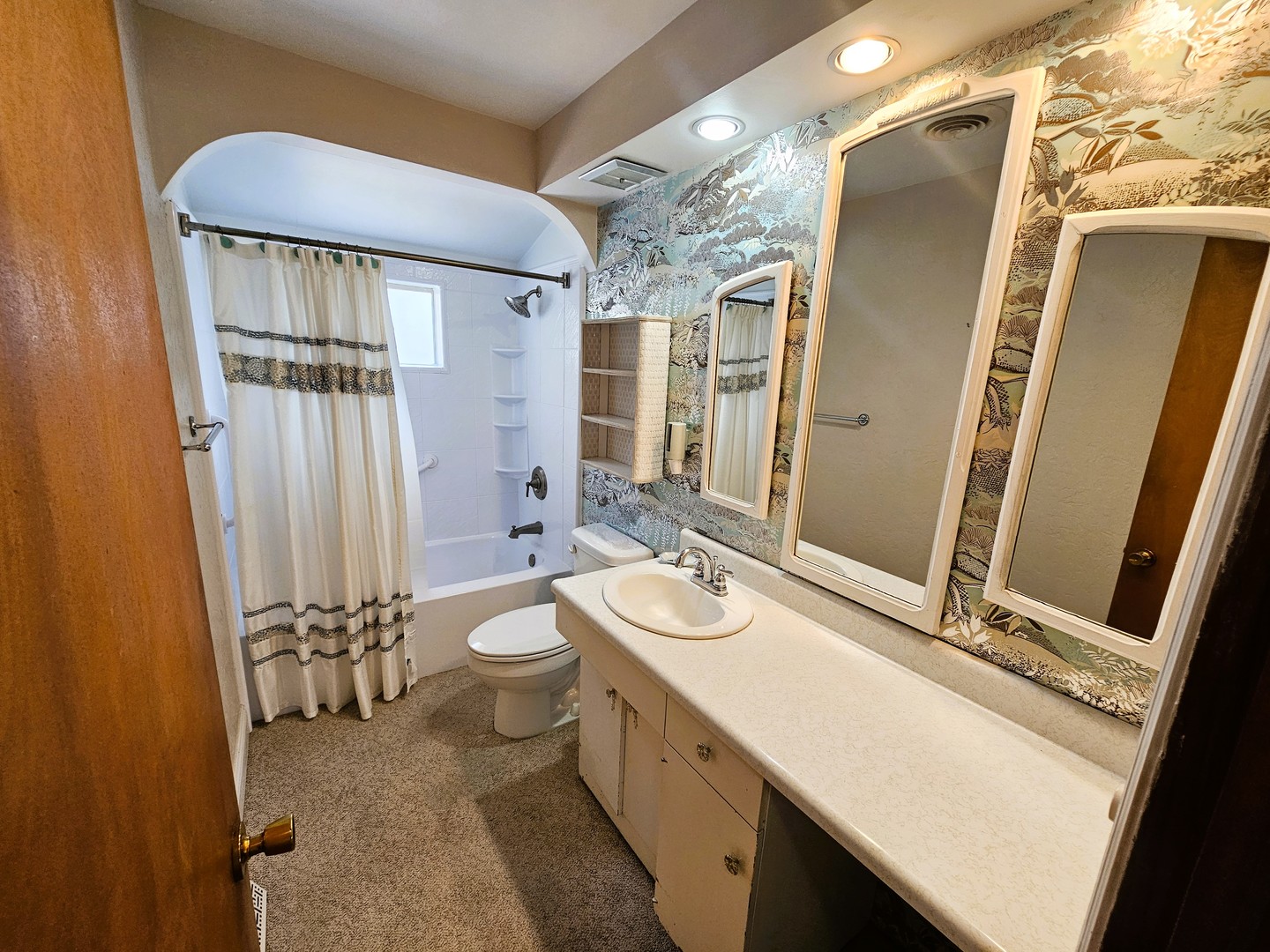 717 Airport Road Property Photo 35