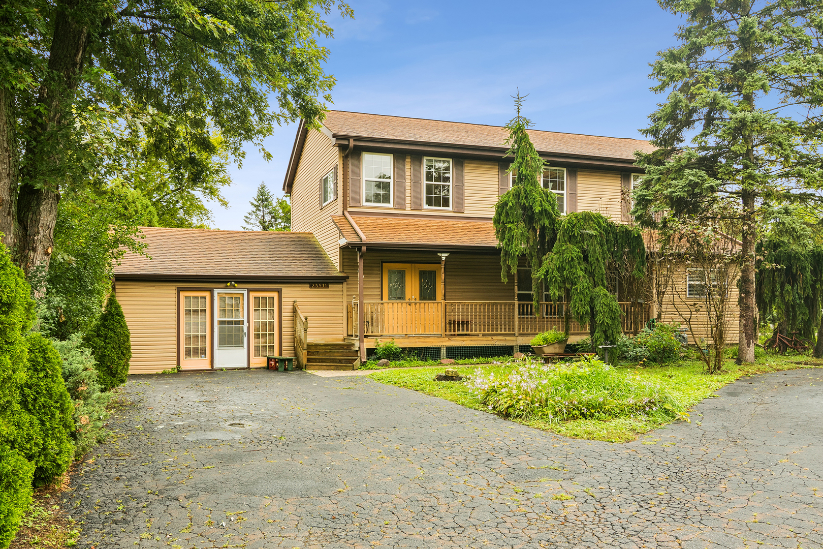 23511 N Cottage Road Property Photo 1