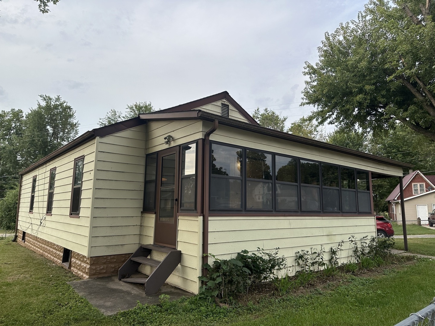 1607 Ontario Avenue Property Photo 2