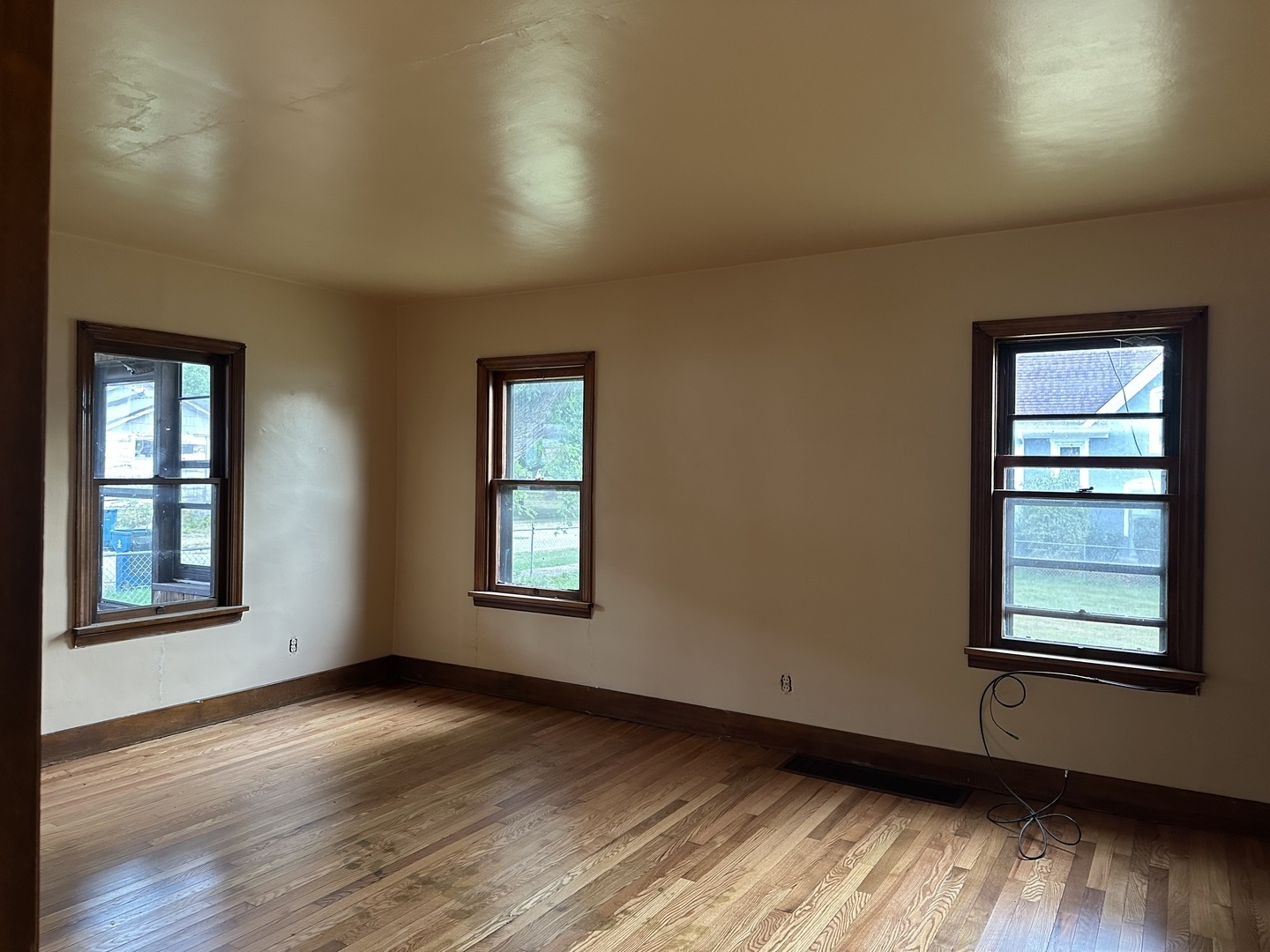 1607 Ontario Avenue Property Photo 8