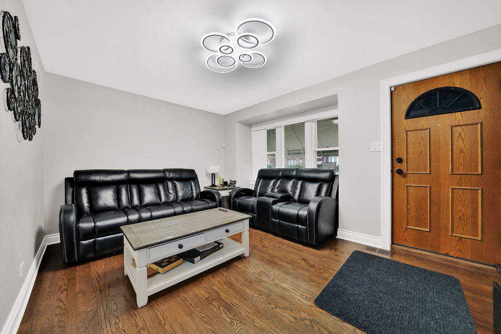 5444 W 64th Street Property Photo 5