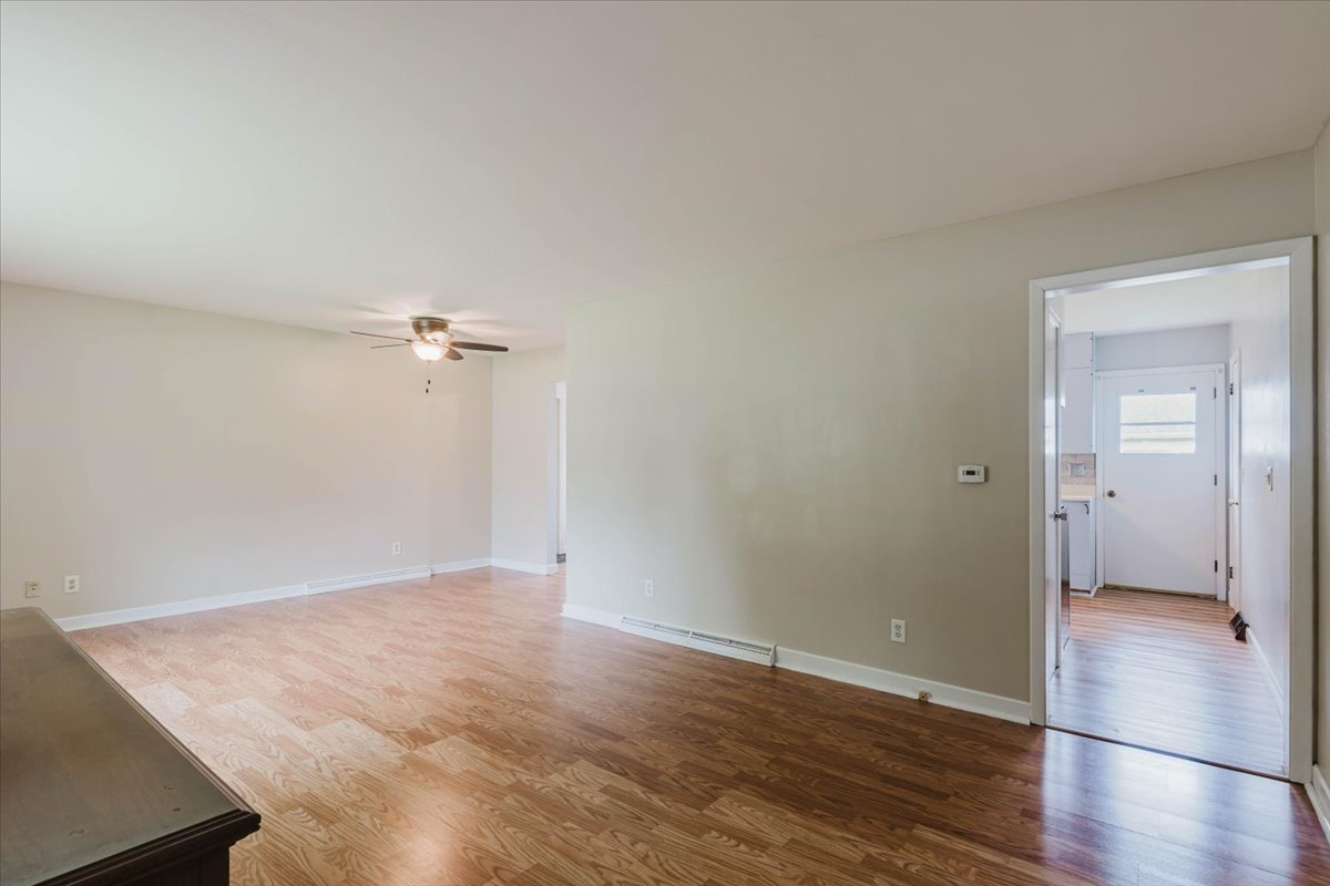 115 E 7th Street Property Photo 3