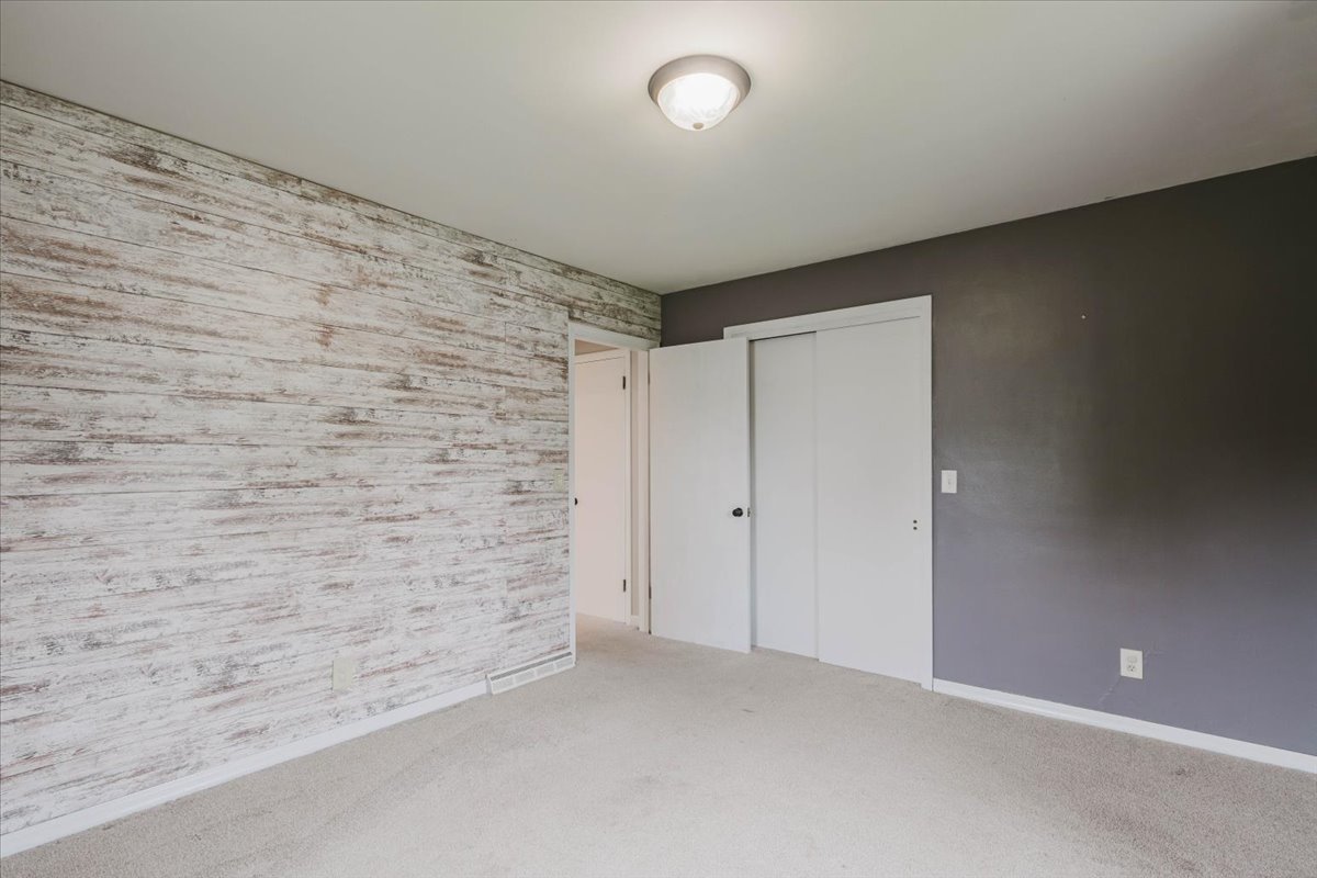 115 E 7th Street Property Photo 15