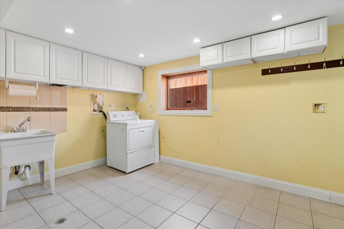 9427 Merrill Avenue Property Photo 17