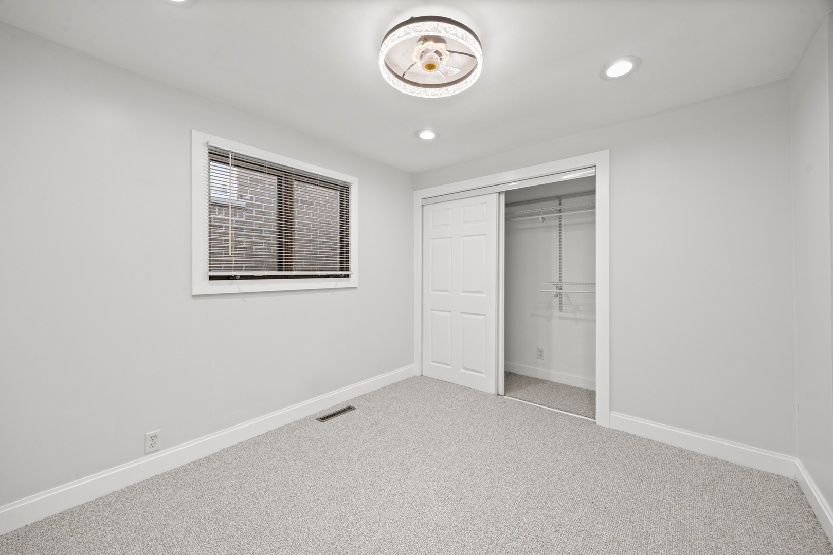 6130 S Narragansett Avenue Property Photo 14