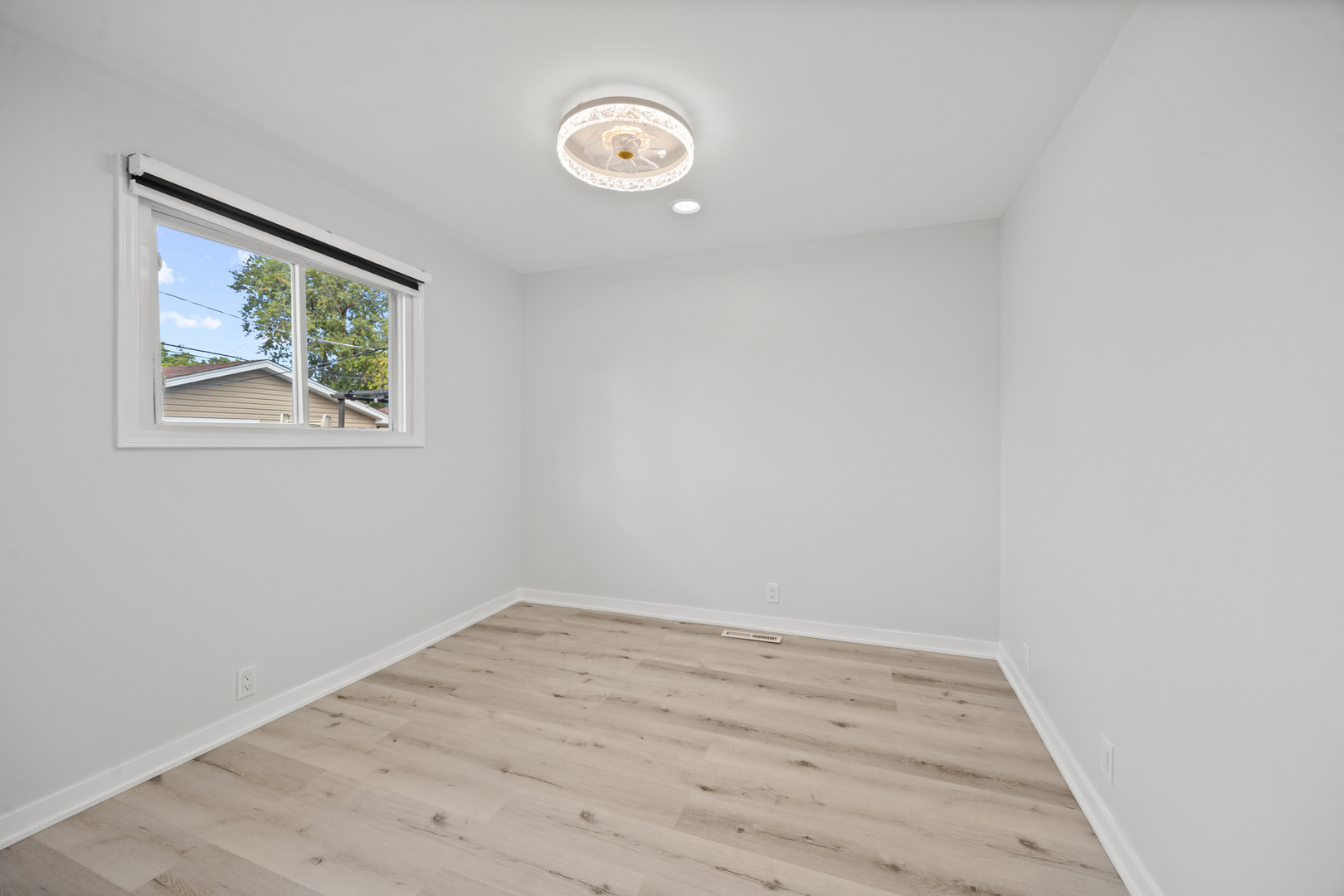 6130 S Narragansett Avenue Property Photo 16