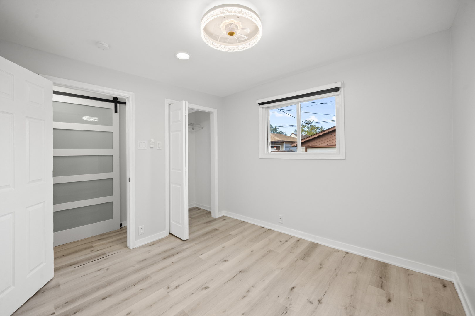 6130 S Narragansett Avenue Property Photo 17