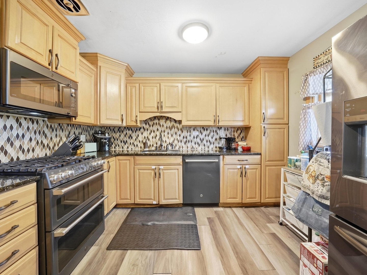909 Cypress Lane Property Photo 4