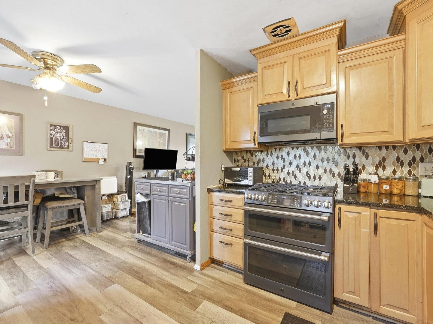 909 Cypress Lane Property Photo 7