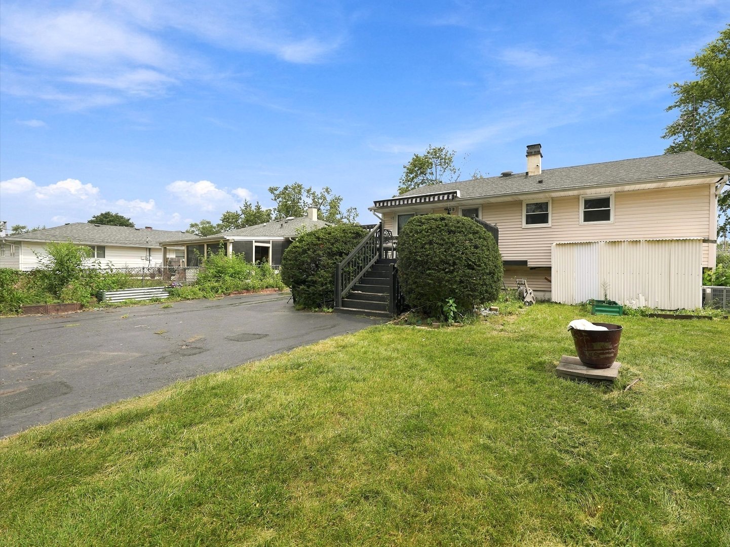 909 Cypress Lane Property Photo 23