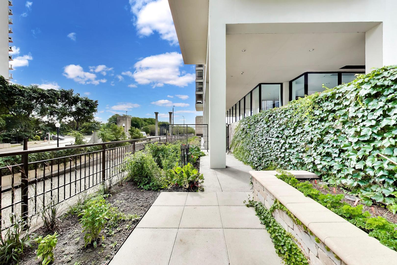 360 E Randolph Street 1401 Property Photo 44