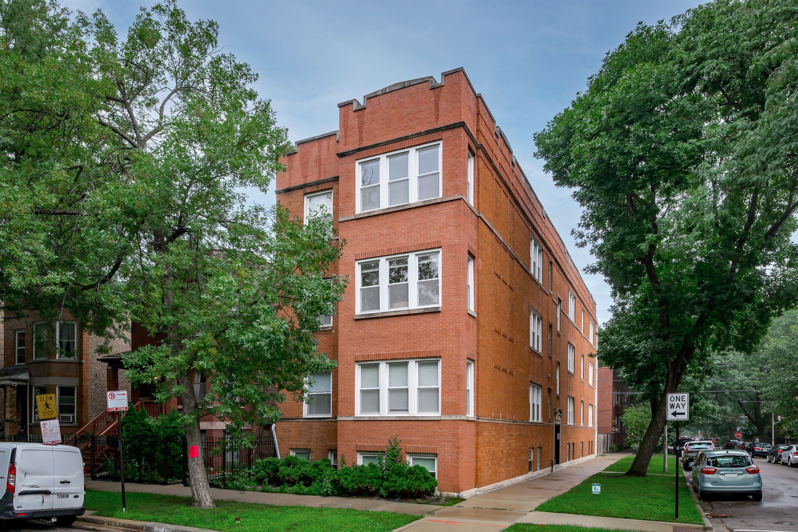 3722 W Altgeld Street 2E Property Photo 1