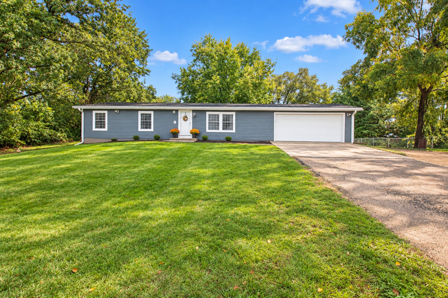 1585 Joliet Way Property Photo 1