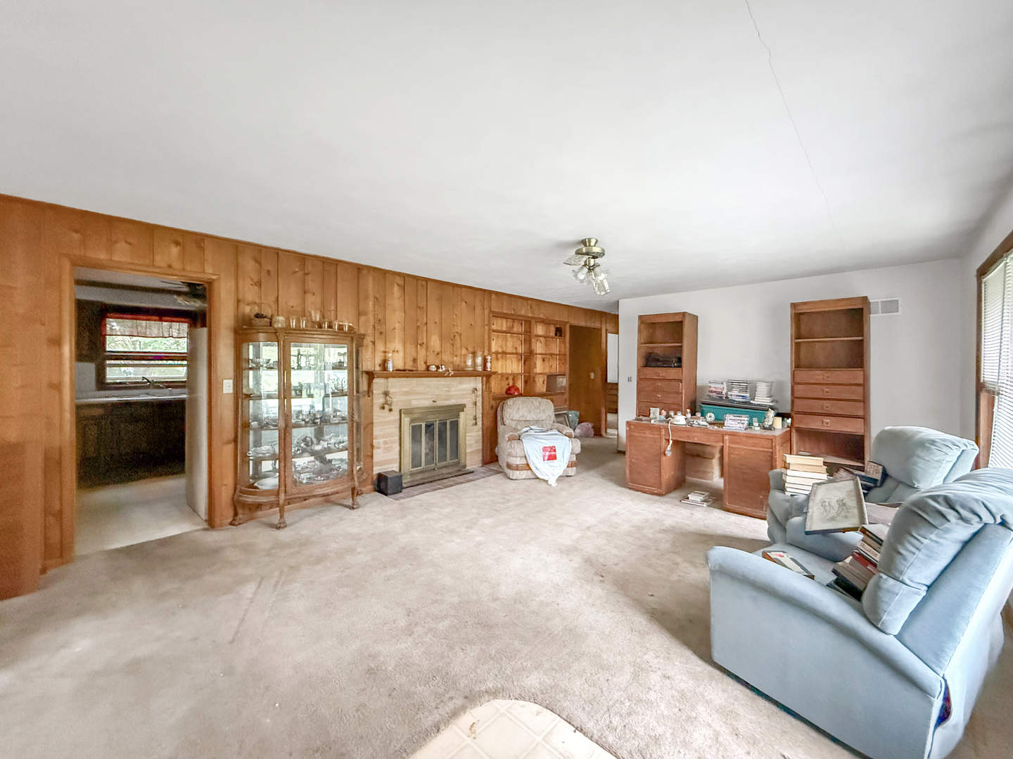 333 W Champaign Avenue Property Photo 2