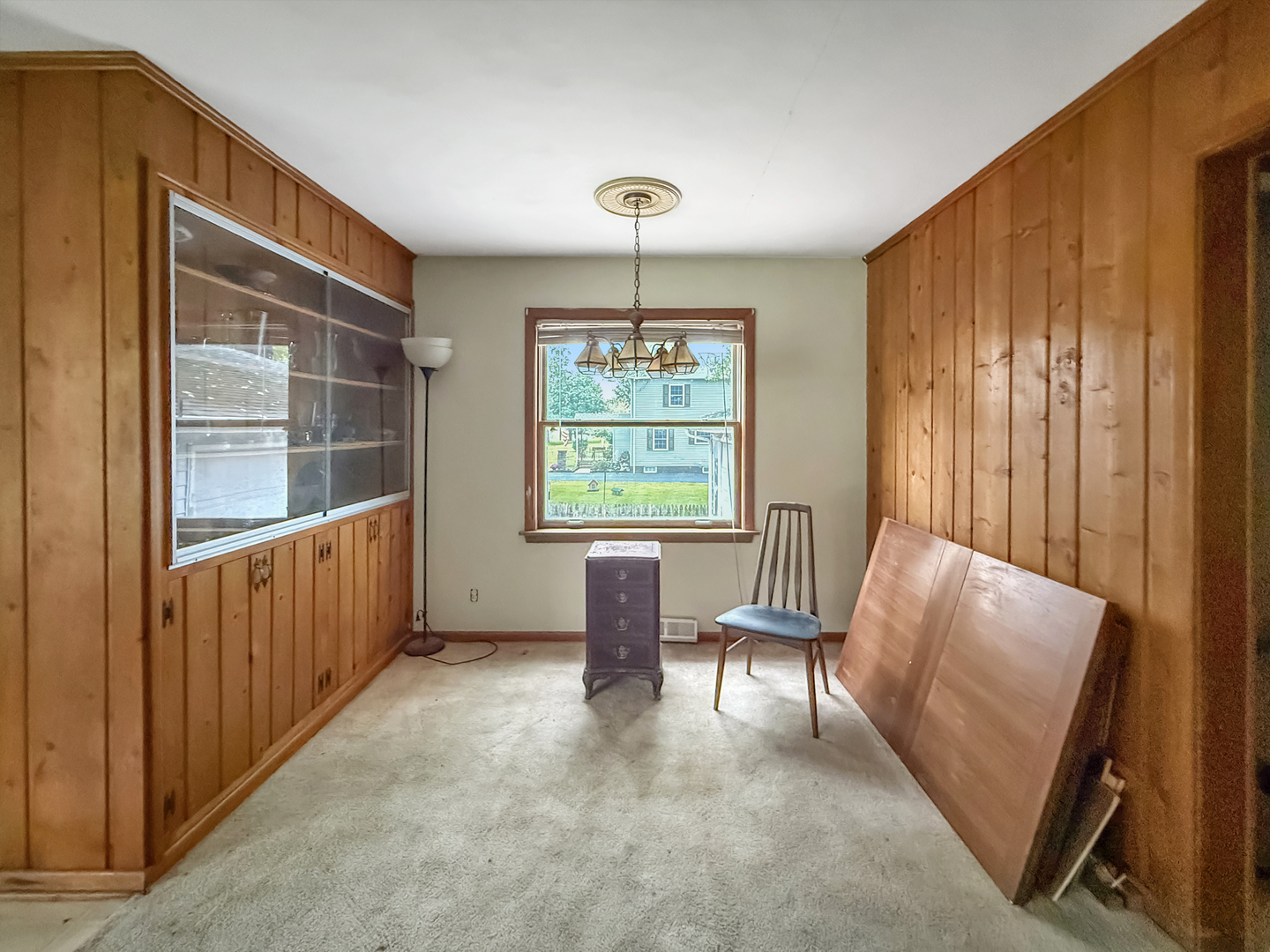 333 W Champaign Avenue Property Photo 3