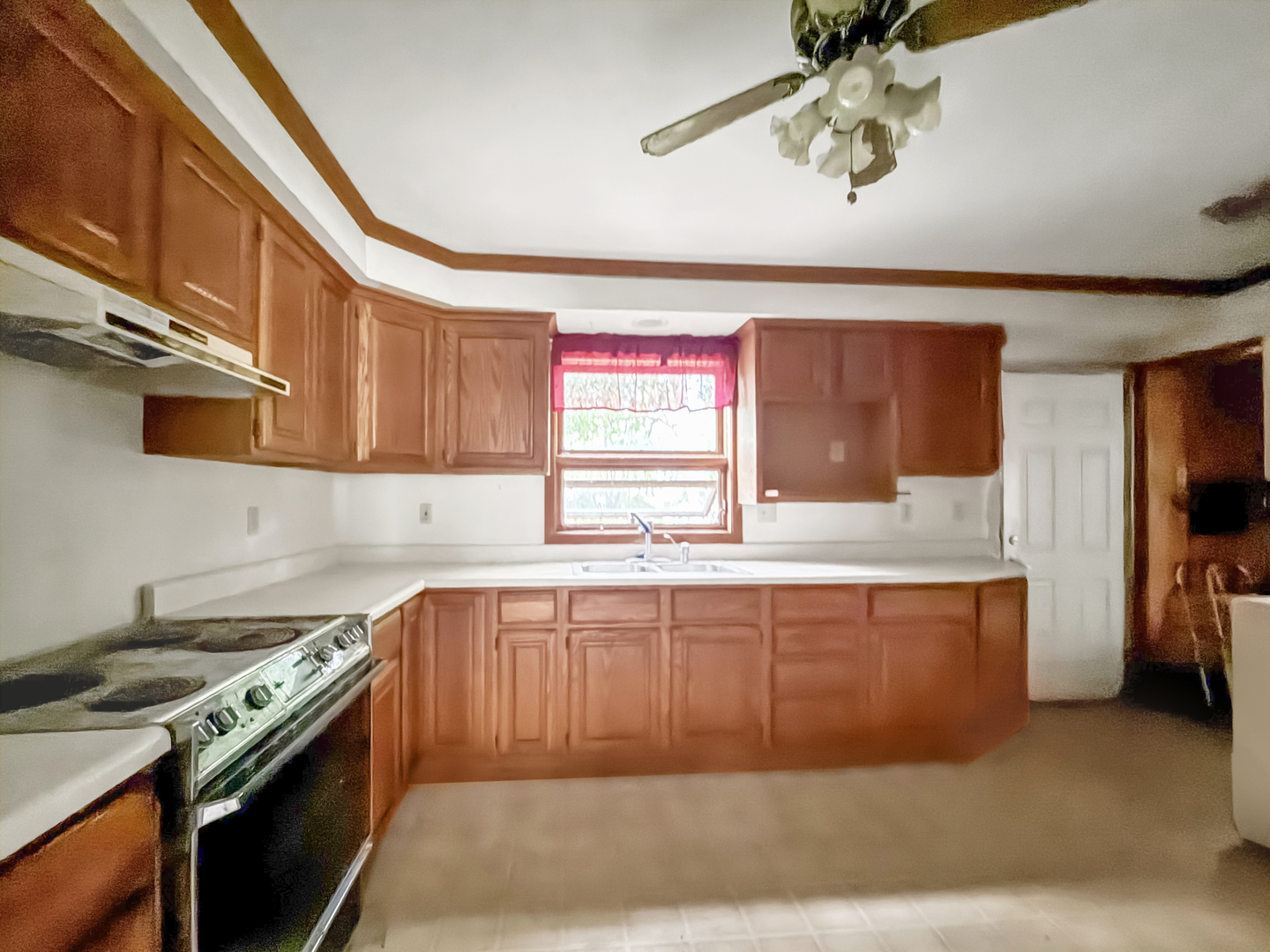333 W Champaign Avenue Property Photo 4