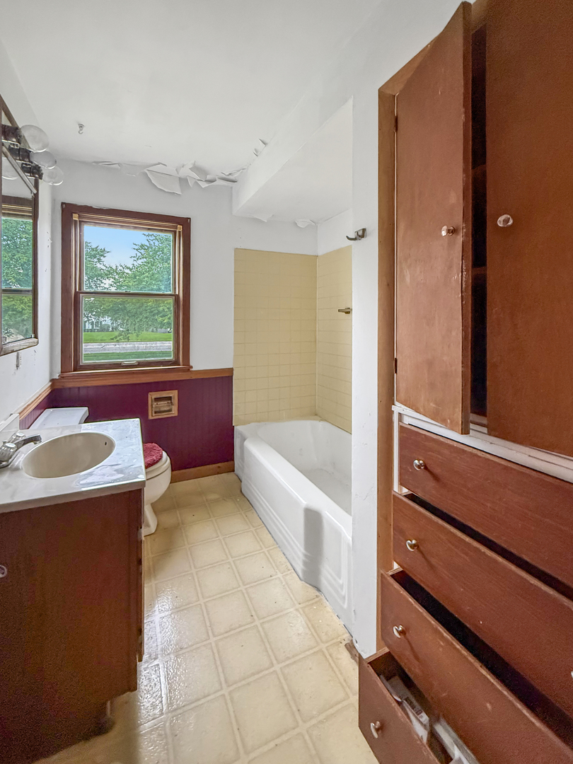 333 W Champaign Avenue Property Photo 6