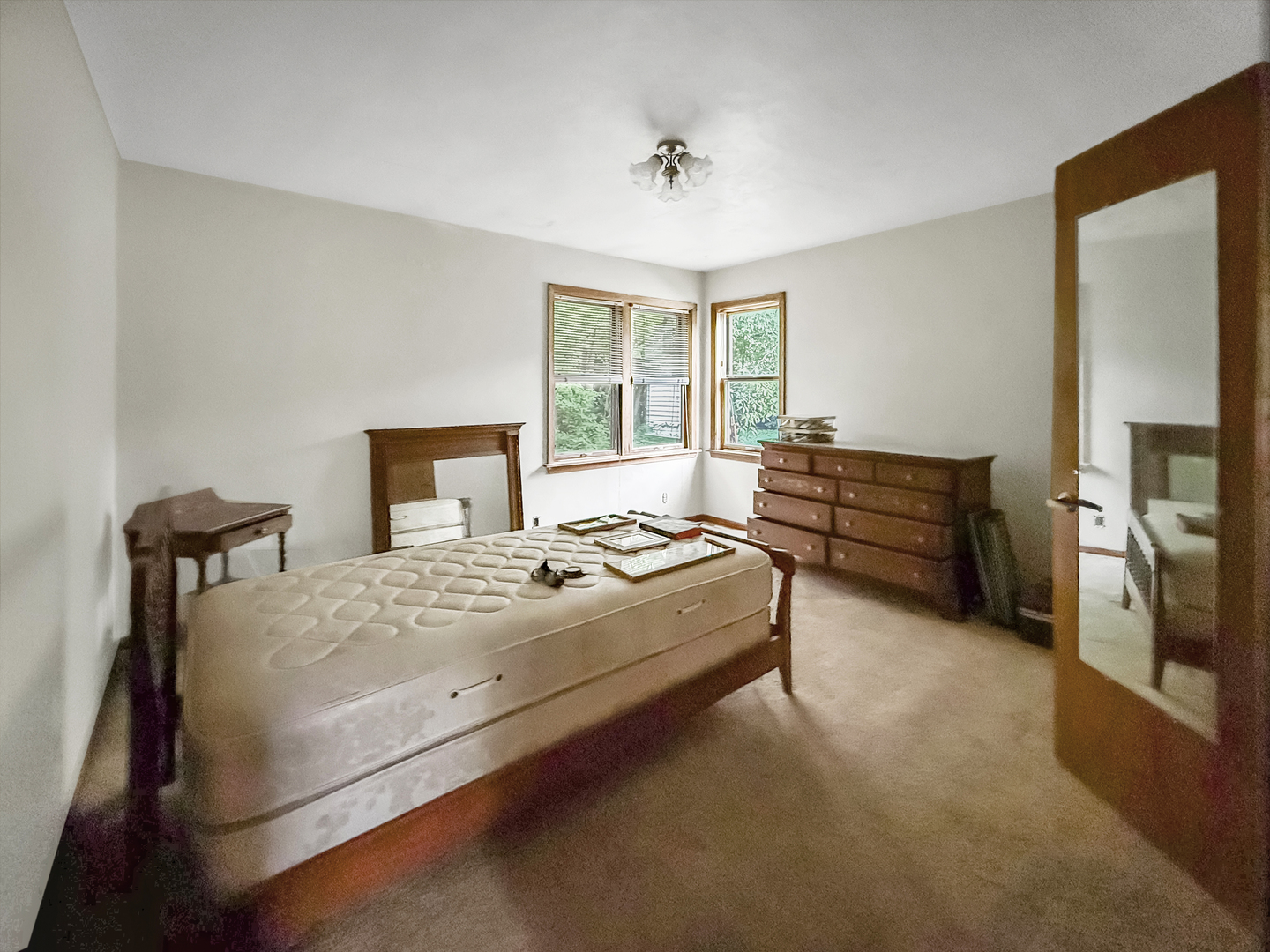 333 W Champaign Avenue Property Photo 7