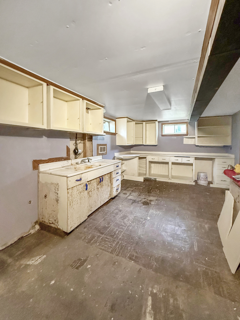 333 W Champaign Avenue Property Photo 10