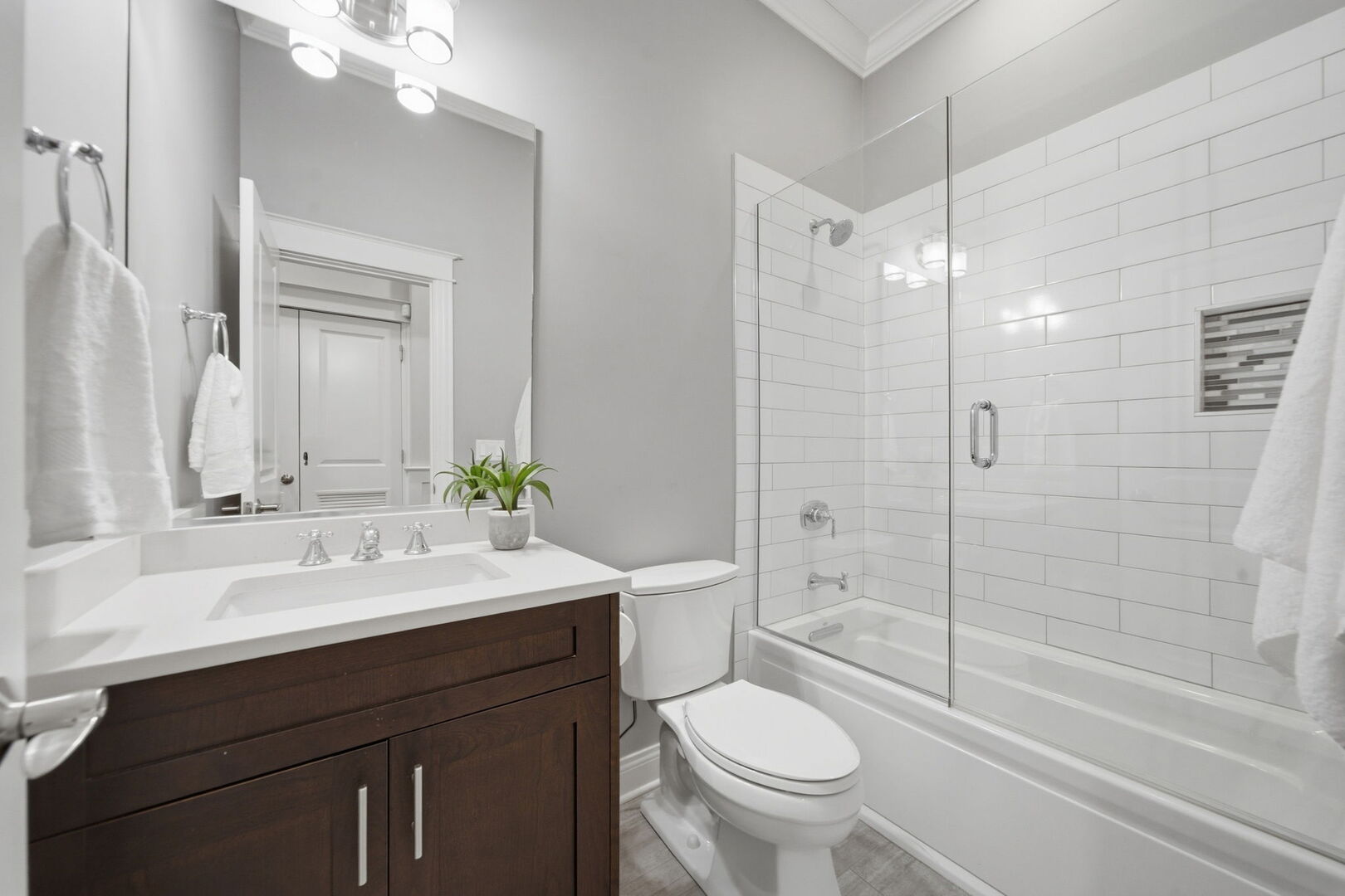 2722 N Wayne Avenue 3 Property Photo 19