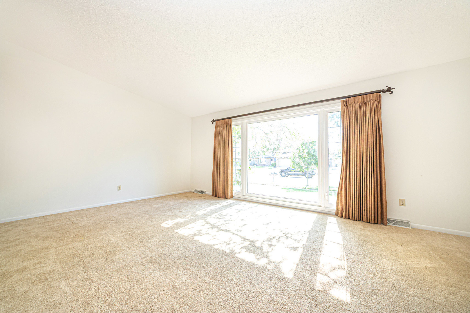 518 David Drive Property Photo 4