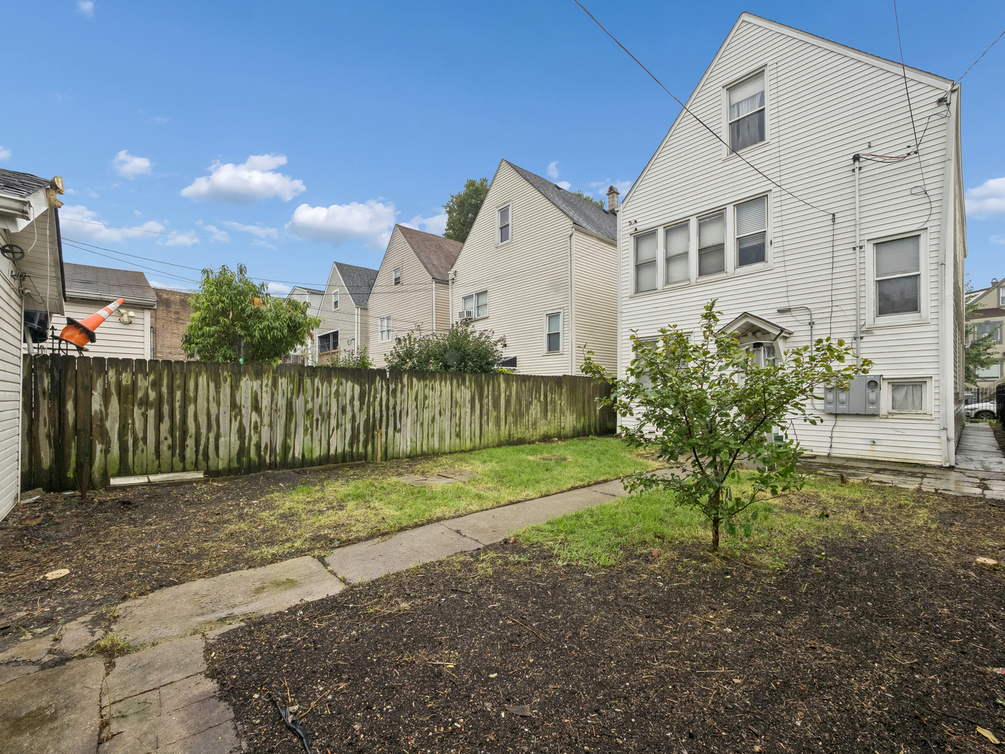 2953 N Hamlin Avenue Property Photo 4