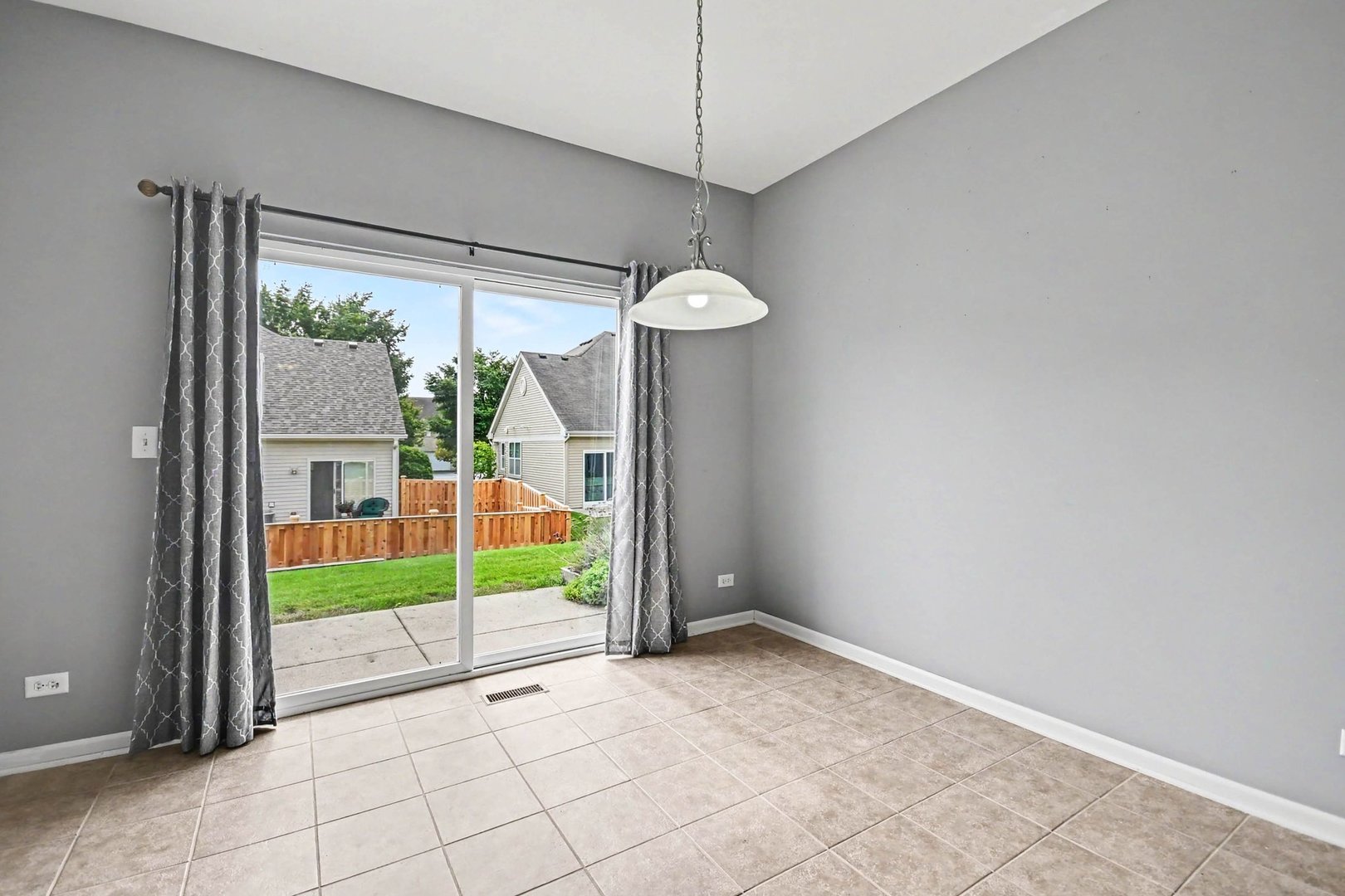 8226 Woodview Avenue Property Photo 4