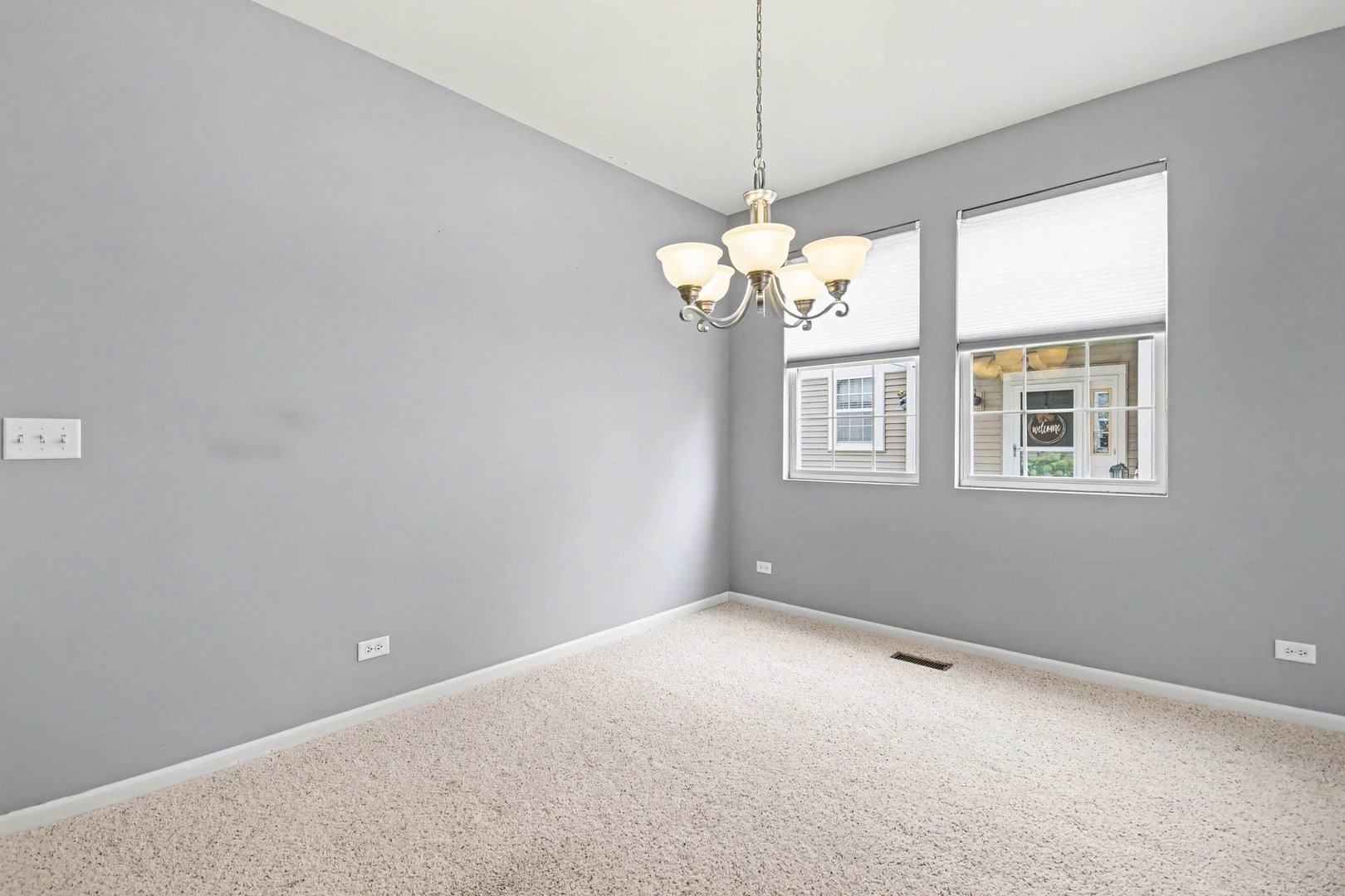 8226 Woodview Avenue Property Photo 6