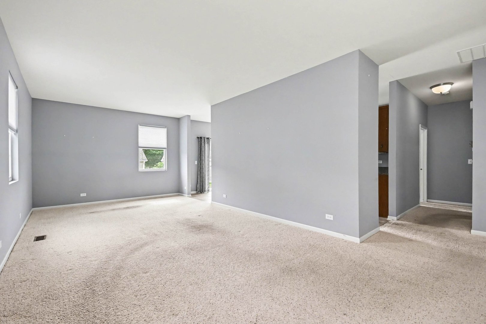 8226 Woodview Avenue Property Photo 8