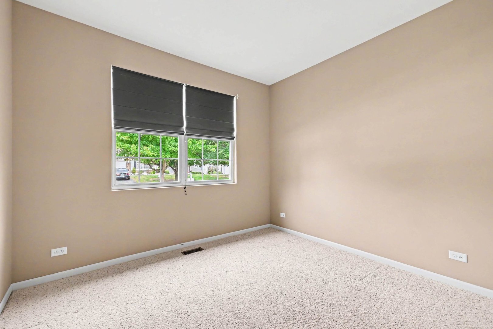 8226 Woodview Avenue Property Photo 15
