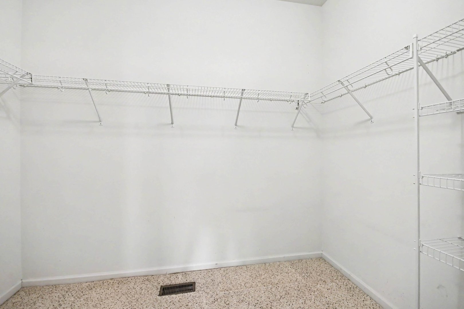8226 Woodview Avenue Property Photo 16