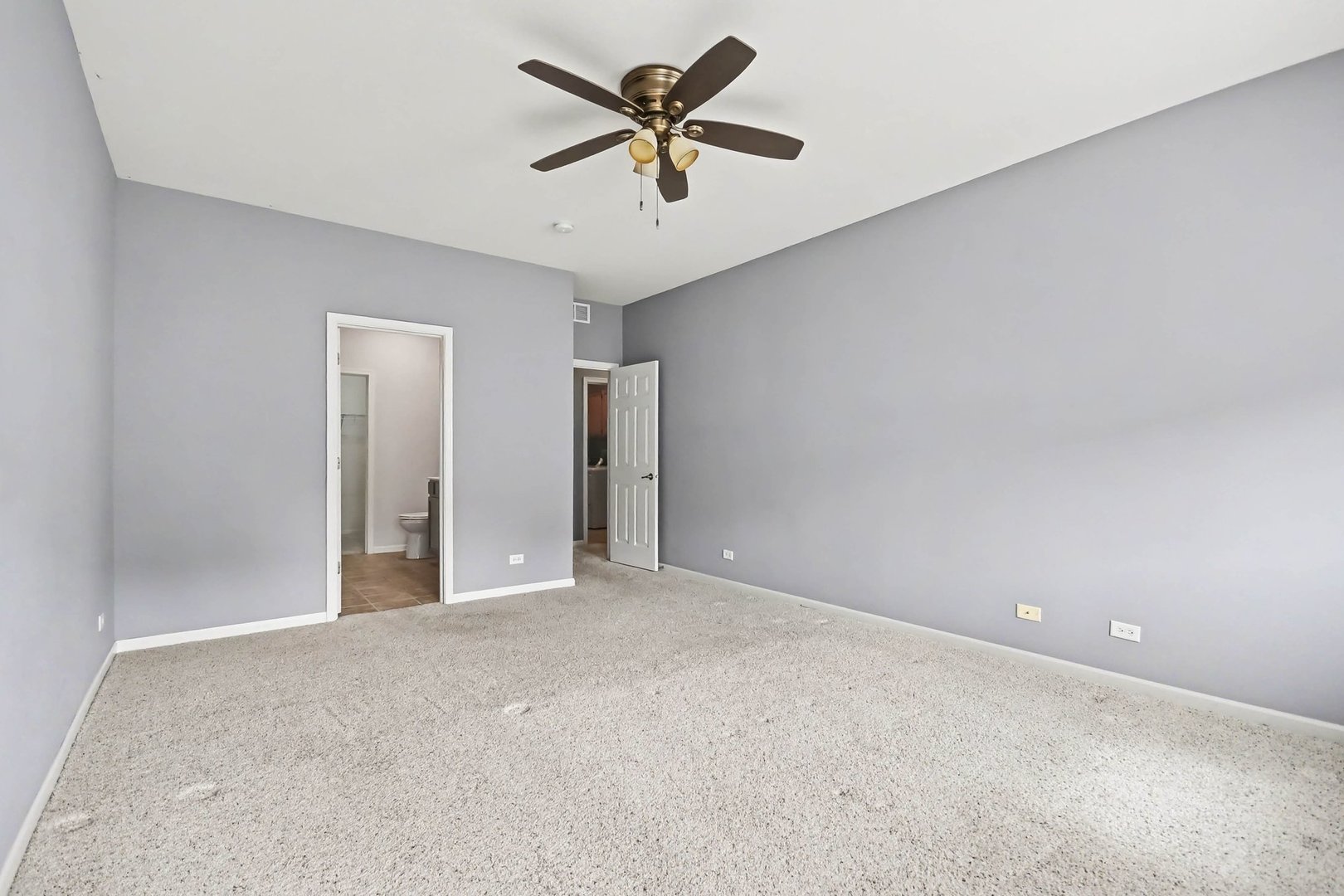 8226 Woodview Avenue Property Photo 20