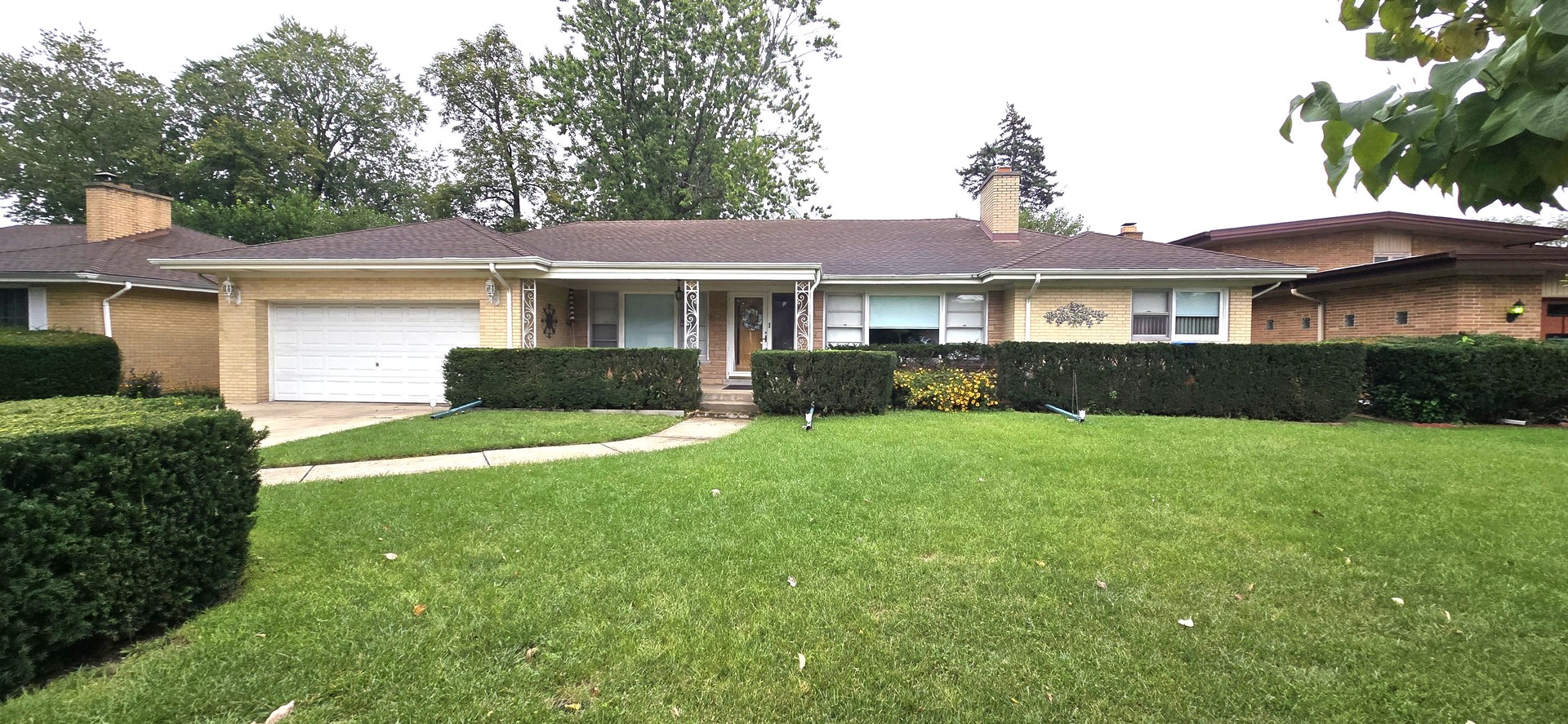 6425 N Knox Avenue Property Photo 1