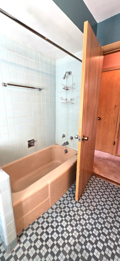 6425 N Knox Avenue Property Photo 23