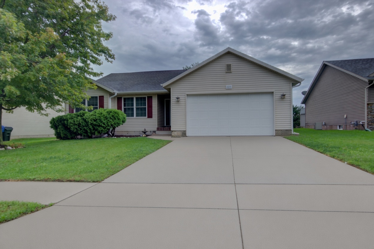 2215 W 59th Street Property Photo 1