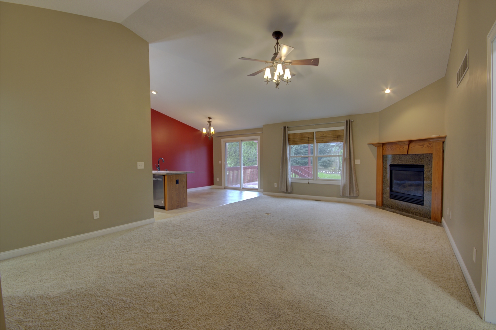 2215 W 59th Street Property Photo 4